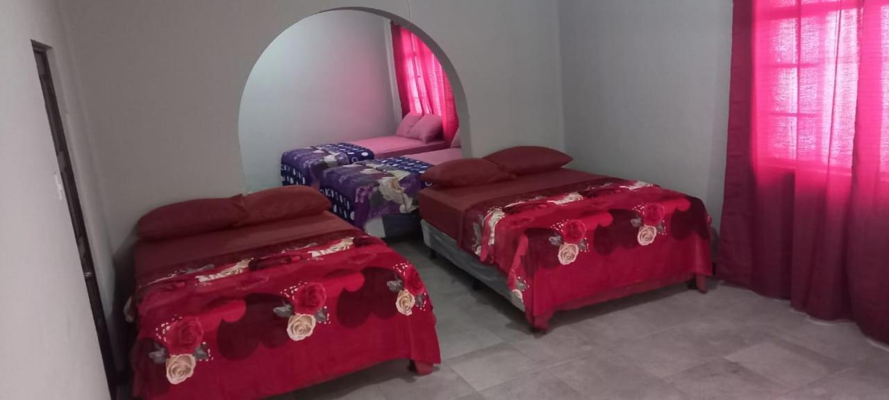 Hotel Galilea El Centro Гватемала Экстерьер фото